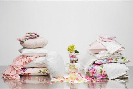 H and M home decor pink