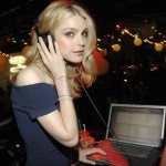 Jessica Stam Vs. Mobile Phones