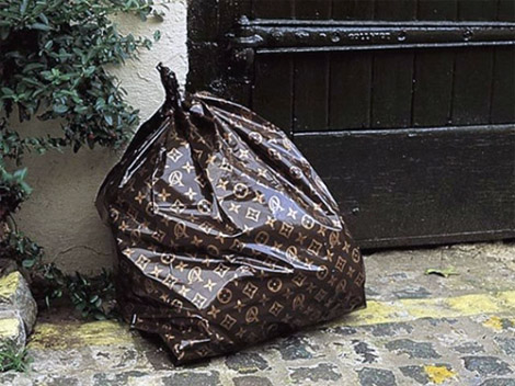 osa on X: Marc Jacobs' actually designed trash bag looking cross bodies at Louis  Vuitton for his SS10. It was definitely a more luxury approach than Demna's  version that is sorely for
