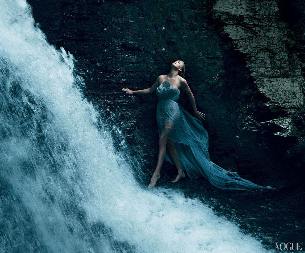 Charlize Theron Vogue US December 2011 picture