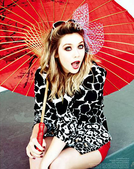 Elizabeth Olsen red umbrella Vs