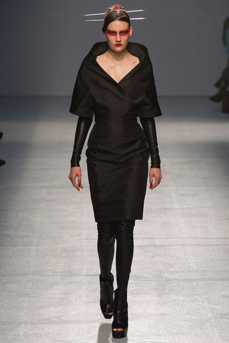 5 Fashion Trends To Pick Up From Mugler Spring Summer 2013