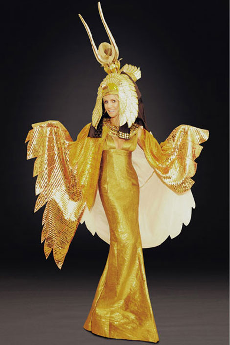 Heidi Klum s new Halloween costume Cleopatra