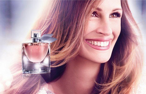 Julia Roberts Lancome La Vie est Belle perfume ad campaign