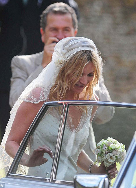 Kate Moss wedding dress Mario Testino photograph