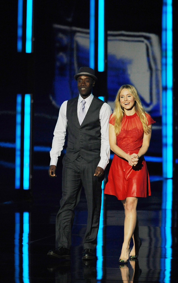 Kristen Bell’s Leather And Lace Valentino Red Dress For 2012 People’s Choice Awards