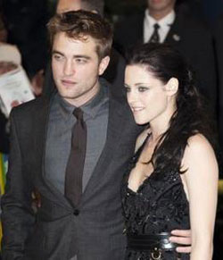 Kristen Stewart back with Robert Pattinson