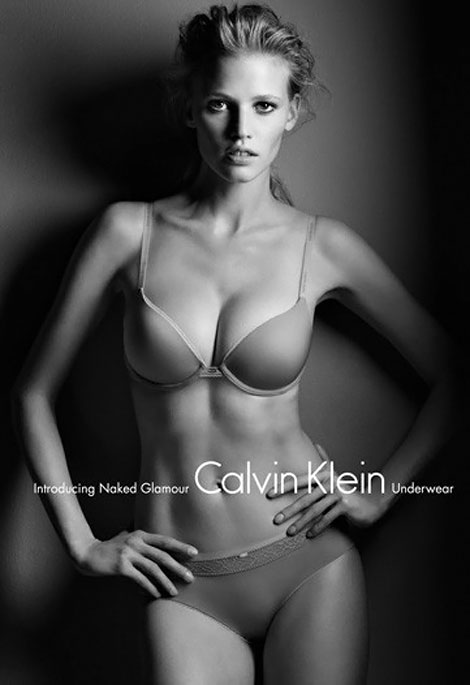 Lara Stone Calvin Klein naked Glamour lingerie ad by Patrick Demarchelier