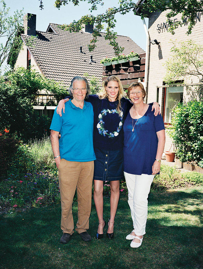 Lara Stone with her parents