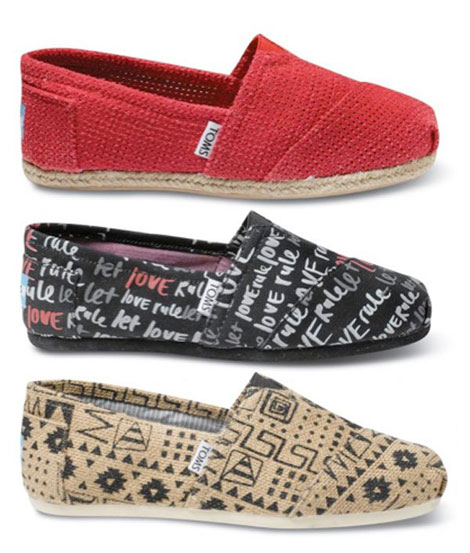 Lenny Kravitz Takes Cinna’s Duties Seriously By Designing Toms Shoes