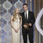 Amanda Seyfried Robert Pattinson presenting 2013 Golden Globes