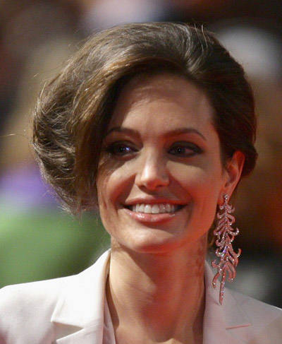 Angelina Jolie new hair Benjamin Button premiere Berlin