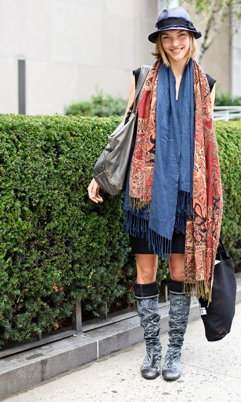Gipsy Outfit Arizona Muse’s Double Scarf Incident