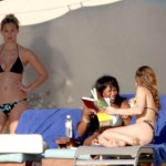 Bar Refaeli Naomi Campbell Bikini poolside