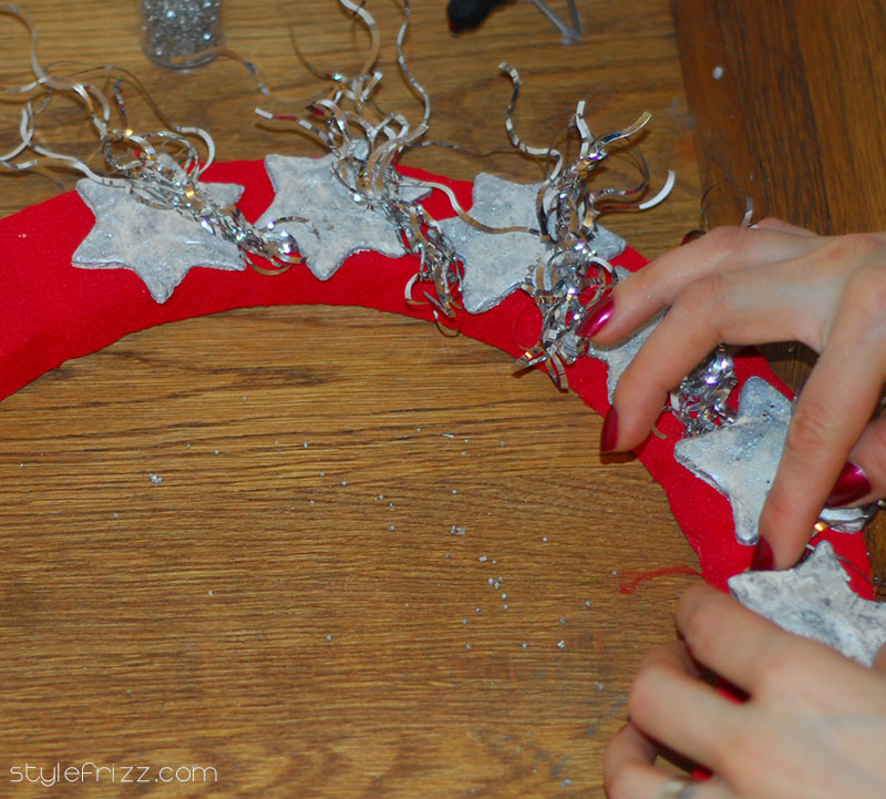 DIY Christmas wreaths stars