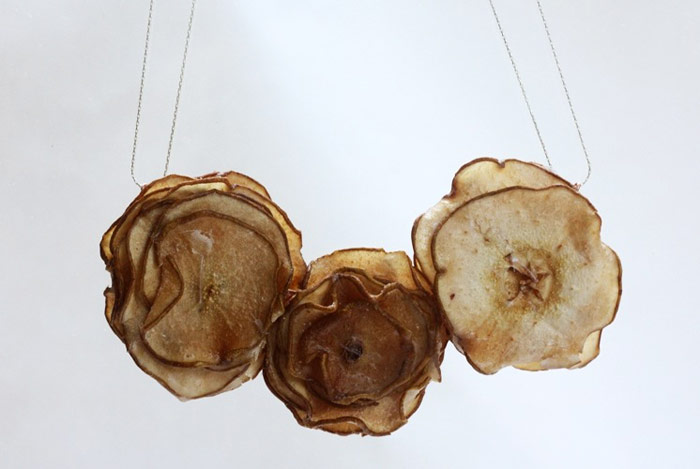 dried fruits necklace 2