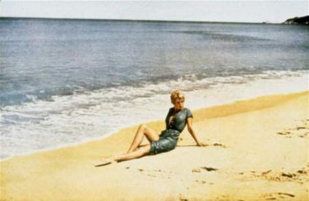 Et Dieu Crea la femme 1956 Sur la plage