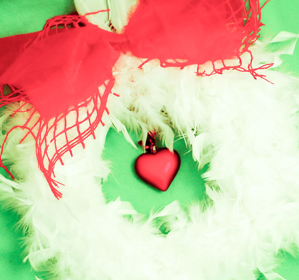 feathers valentines day wreath