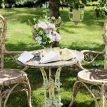garden wedding arrangement Kate Moss