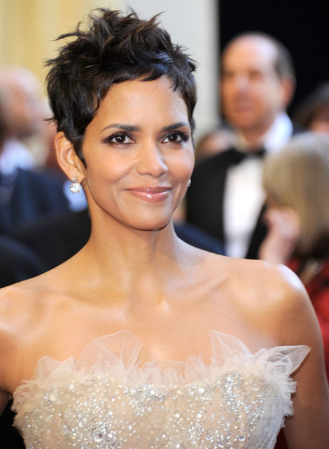 Halle Berry Marchesa sequined dress 2011 Oscars