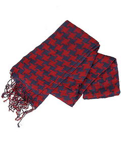 The Houndstooth Woven Scarf Forever21