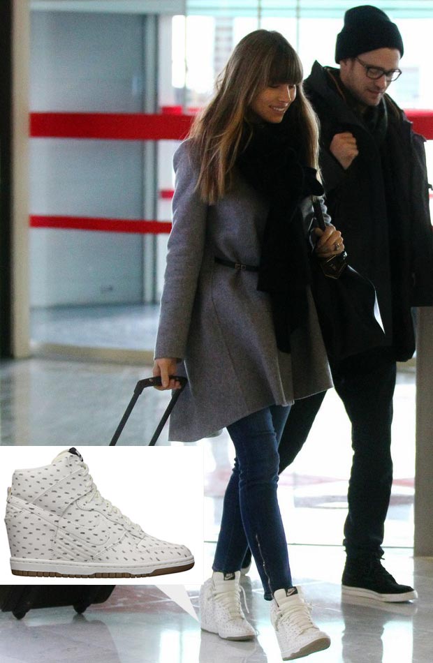 couscous Manøvre At adskille Jessica Biel Wears Nike Dunk Sky High Print Sneakers - StyleFrizz
