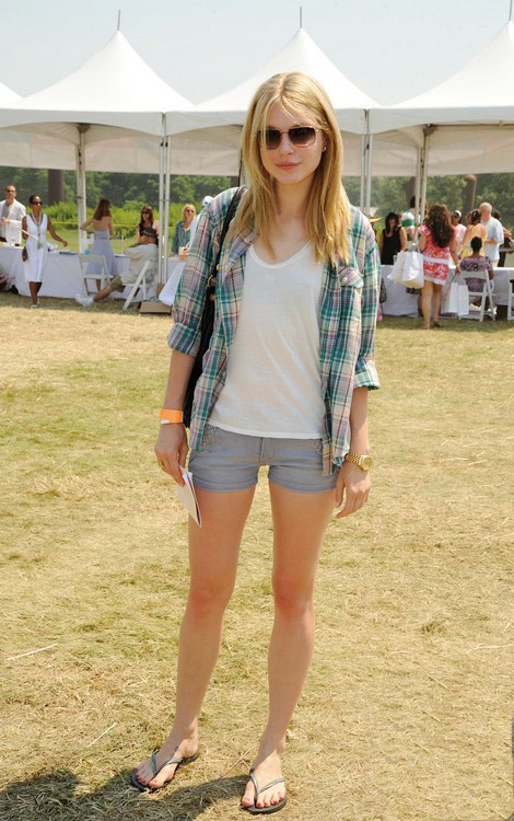 Jessica Stam jean shorts