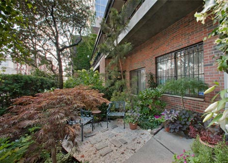 Karlie Kloss New York Apartment private garden