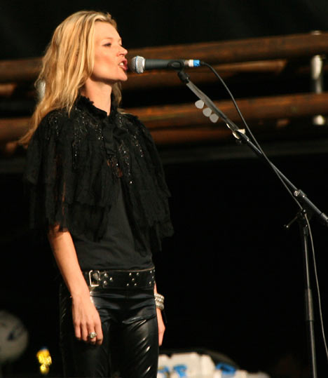 Kate Moss Singing Glastonbury