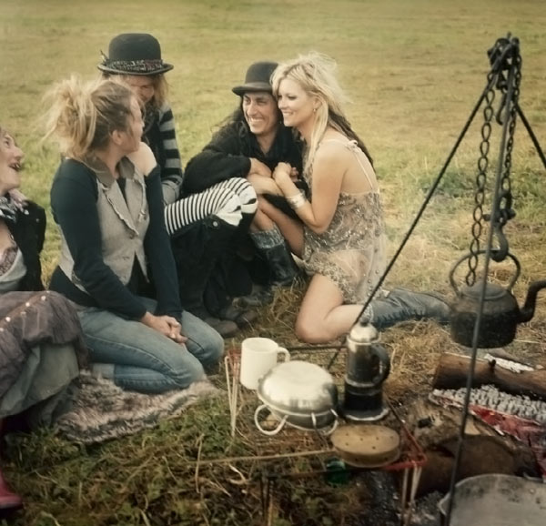 Kate Moss And The Gypsies In V Magazine 61