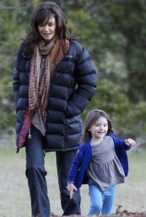 Katie Holmes With Long Hair, Suri Cruise With Pants