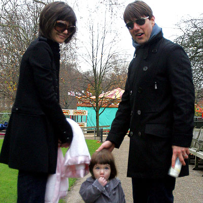 Katie Holmes Tom Cruise Suri Cruise in The Park