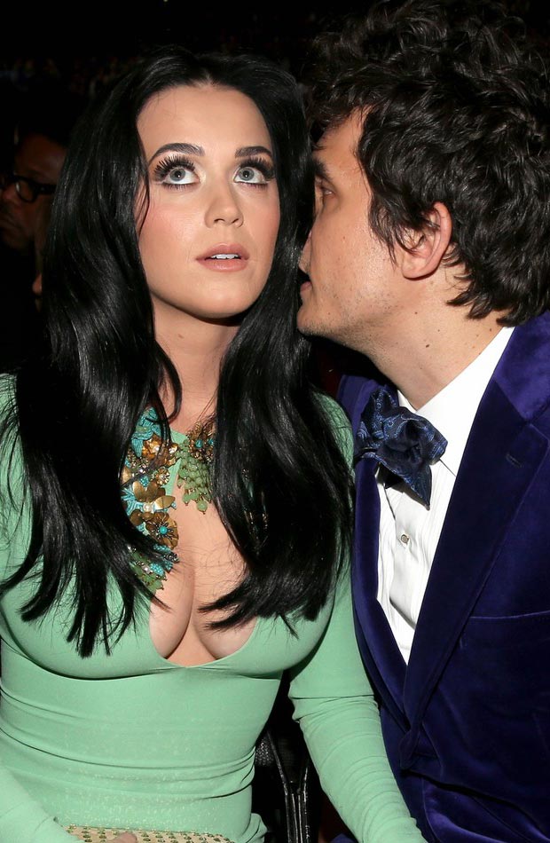 2013 Grammy Awards Fashion Fail: Katy Perry Cleavage In Gucci Green Dress