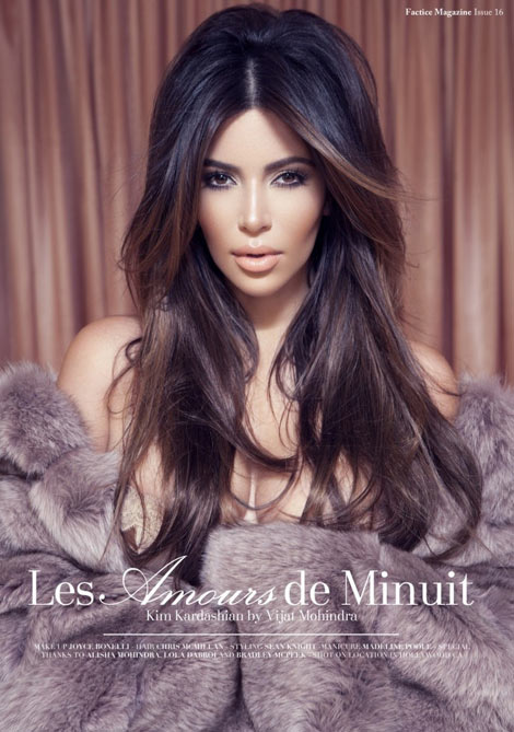 Kim Kardashian promoting her lingerie