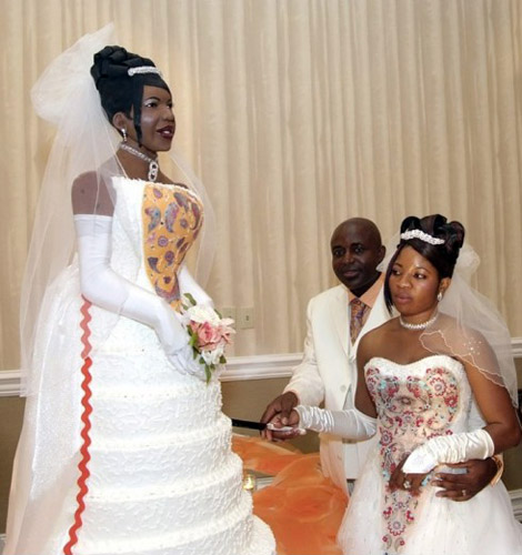 Lifesize bride wedding cake