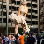 Marilyn Monroe giant statue