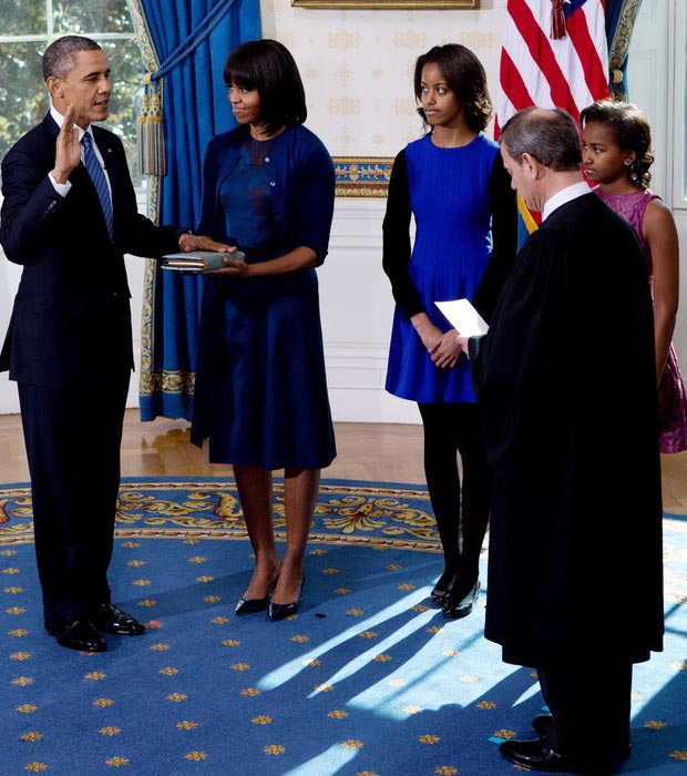Michelle Obama holding Bible for 2nd swearing in
