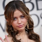 Miley Cyrus Marchesa dress Golden Globe Awards 2009 1