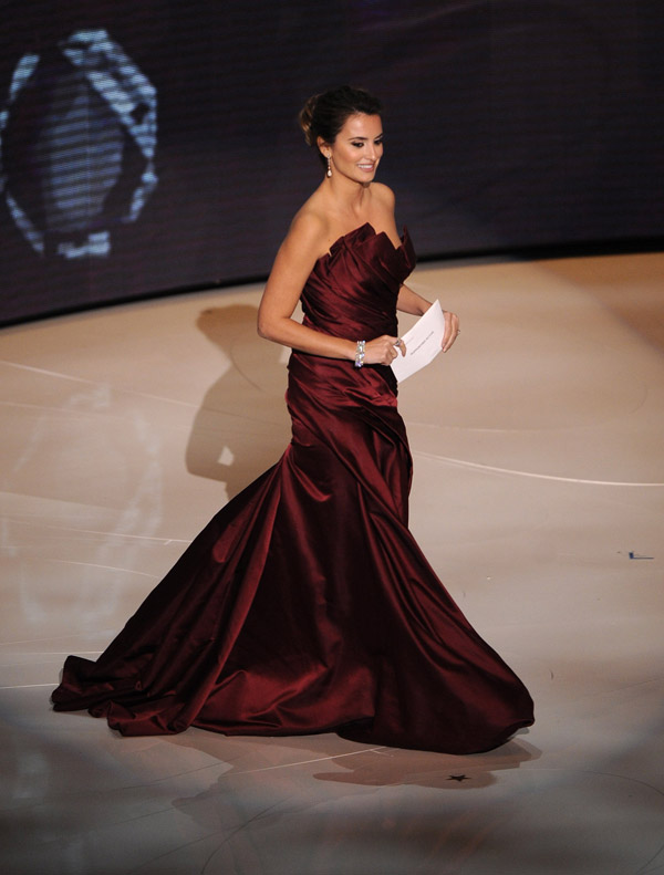 Penelope Cruz Donna Karan dress 2010 Oscars 2