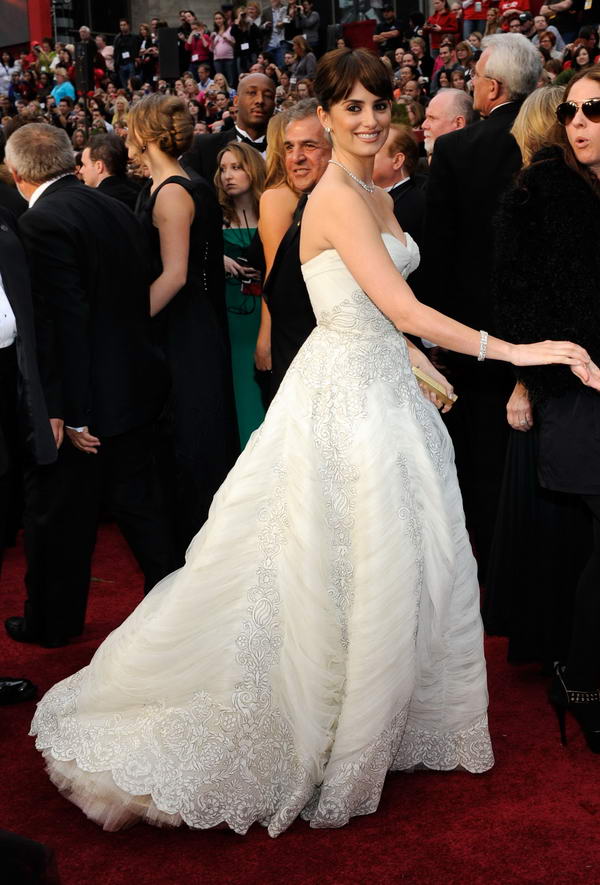 Penelope Cruz Pierre Balmain dress Oscars 2009 1