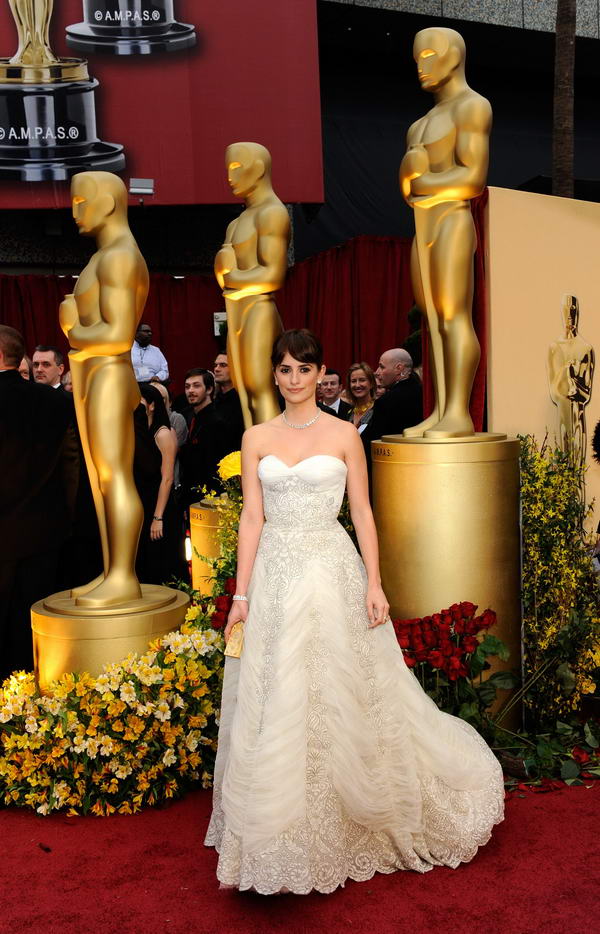 Penelope Cruz Pierre Balmain dress Oscars 2009 3