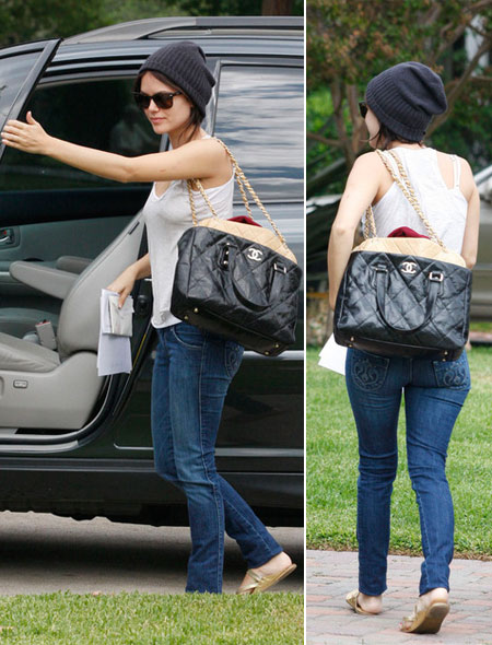 Rachel Bilson wearing Skinny Jeans with Chanel bag