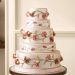 red flowers wedding cake