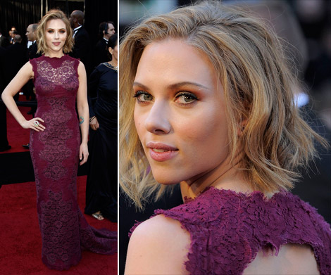 Scarlett Johansson purple Dolce and Gabbana lace dress 2011 Oscars