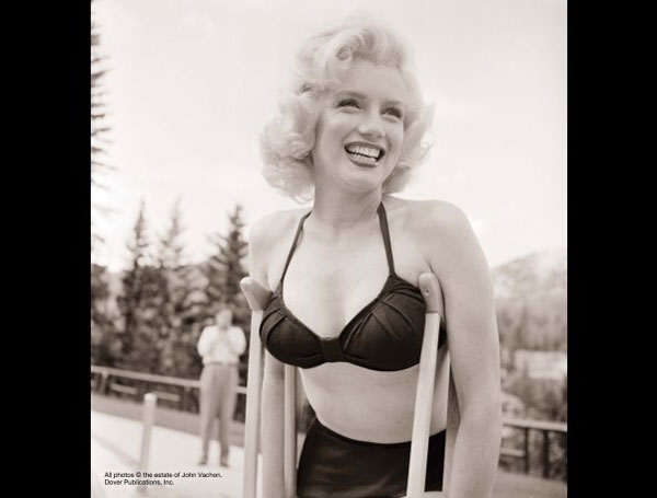 smiling bright Marilyn Monroe new picture 1953