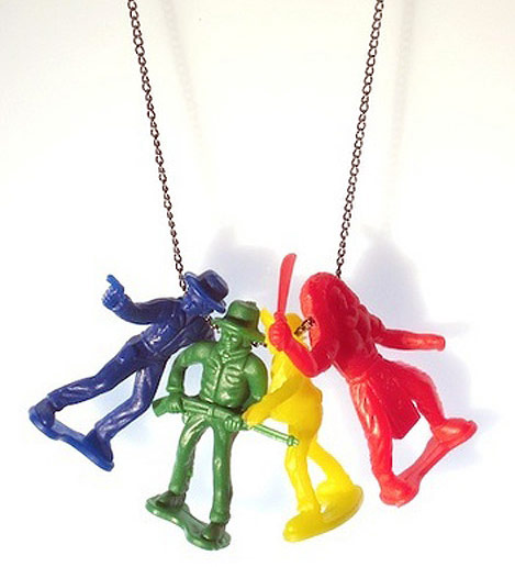 Soldiers Indians Toy Necklace