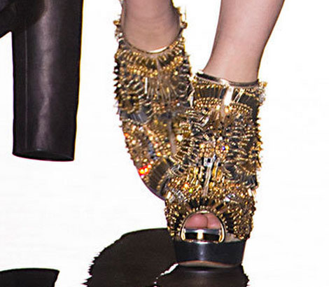 spiked golden shoes DSquared2