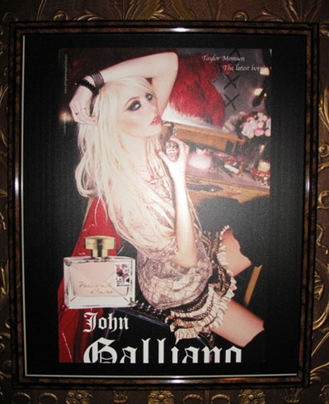 Taylor Momsen’s Parlez Moi D’Amour John Galliano Perfume Ad