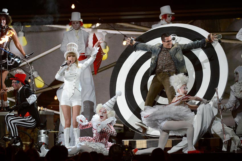 Taylor Swift circus performance 2013 Grammy Awards
