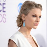 Taylor Swift s hair and makeup People s Choice Awards 2013